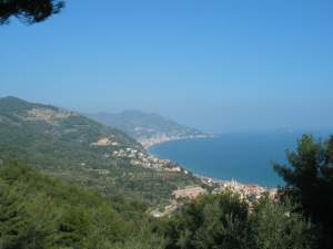 Xtrallusion photo gallery of Italy. Photos, pictures, images and photographs of the Italian Rivieras, the Italian Lakes, the Italian Alps, the Cinque Terre, the Amalfi coast and some of the most beautiful corners of Italy. Plus photos of Italian cities such as Pisa, Milan, Genoa and Rome.